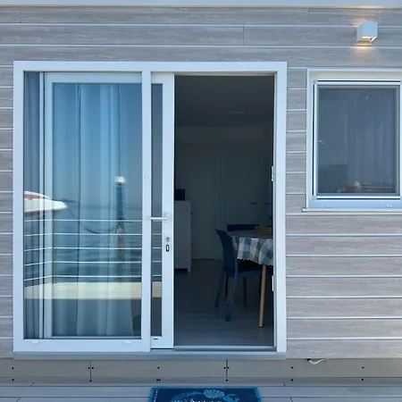 Ботель Floating House Barbana Reachable Only By Boat