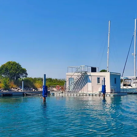 Floating House Barbana Reachable Only By Boat Ботель